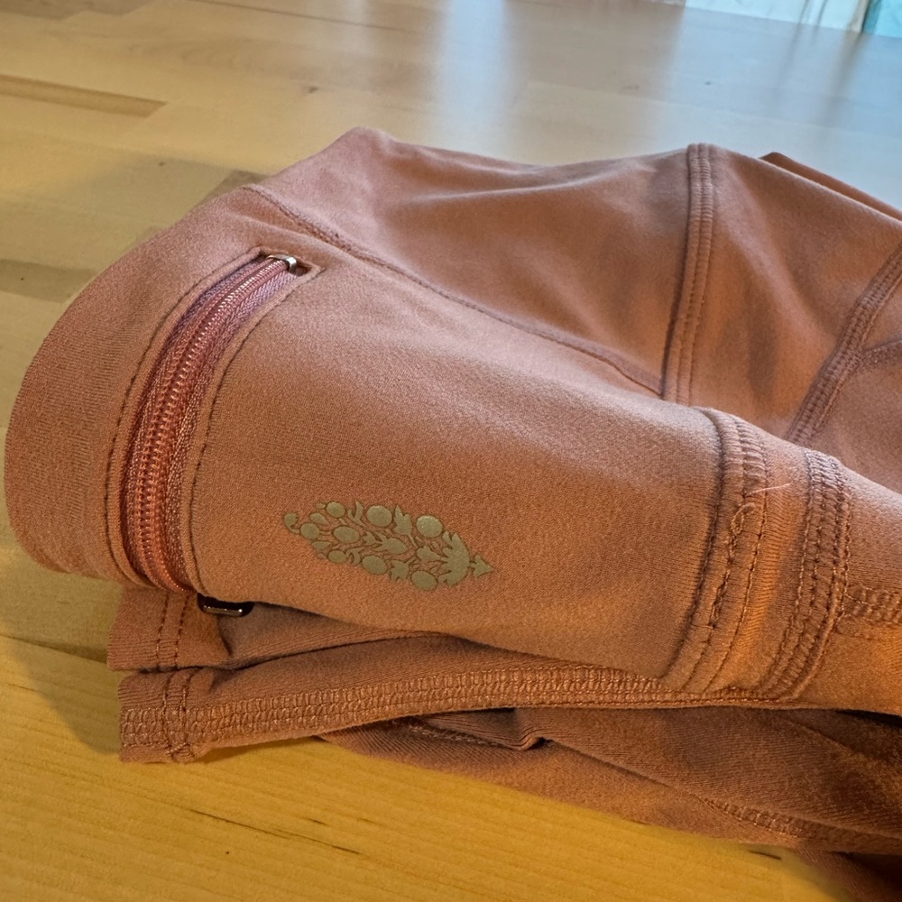 Free People Movement Pink ankle length leggings W Medium #leggings #freepeople